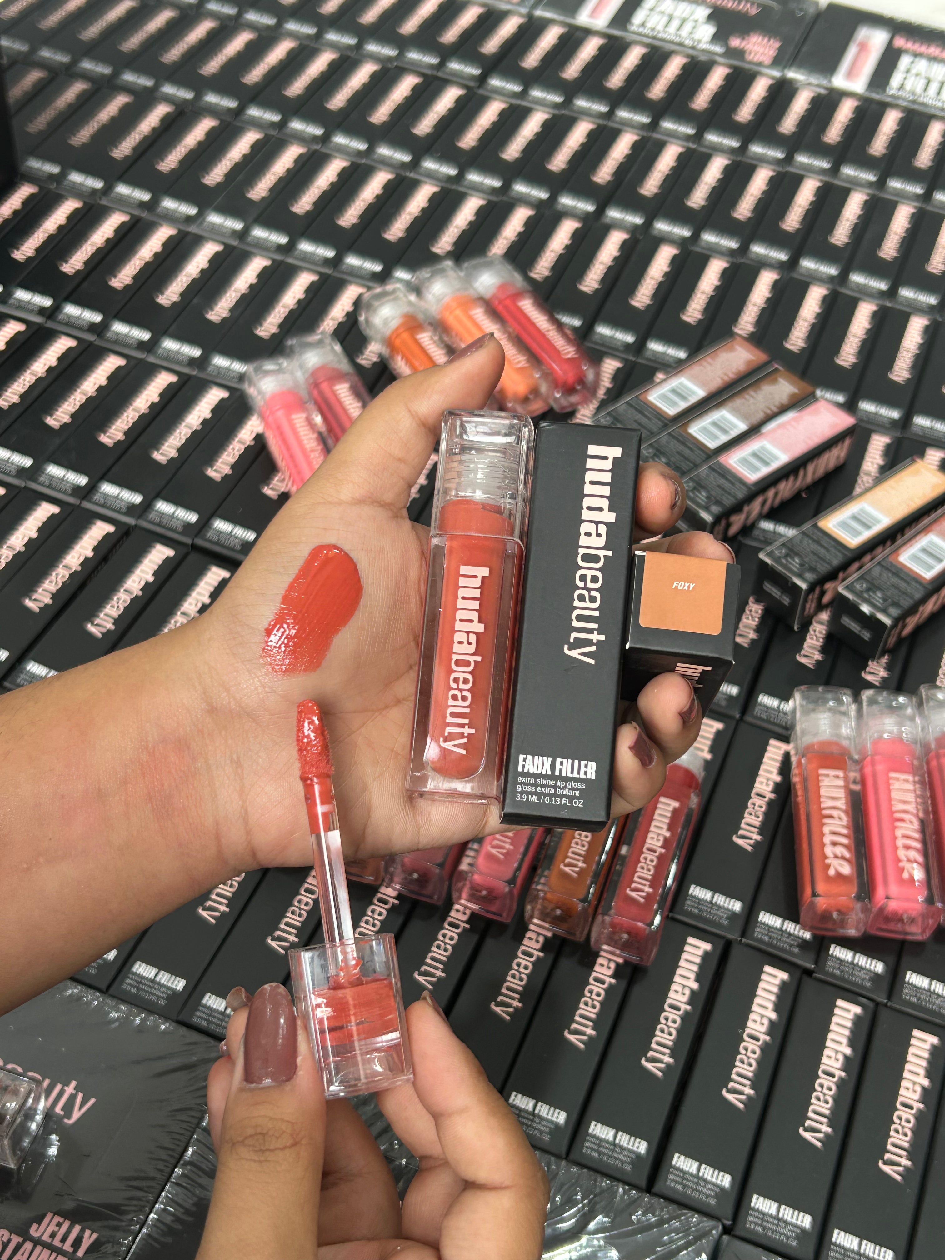 Huda Beauty Fauxfilter Extra Shine Lipgloss
