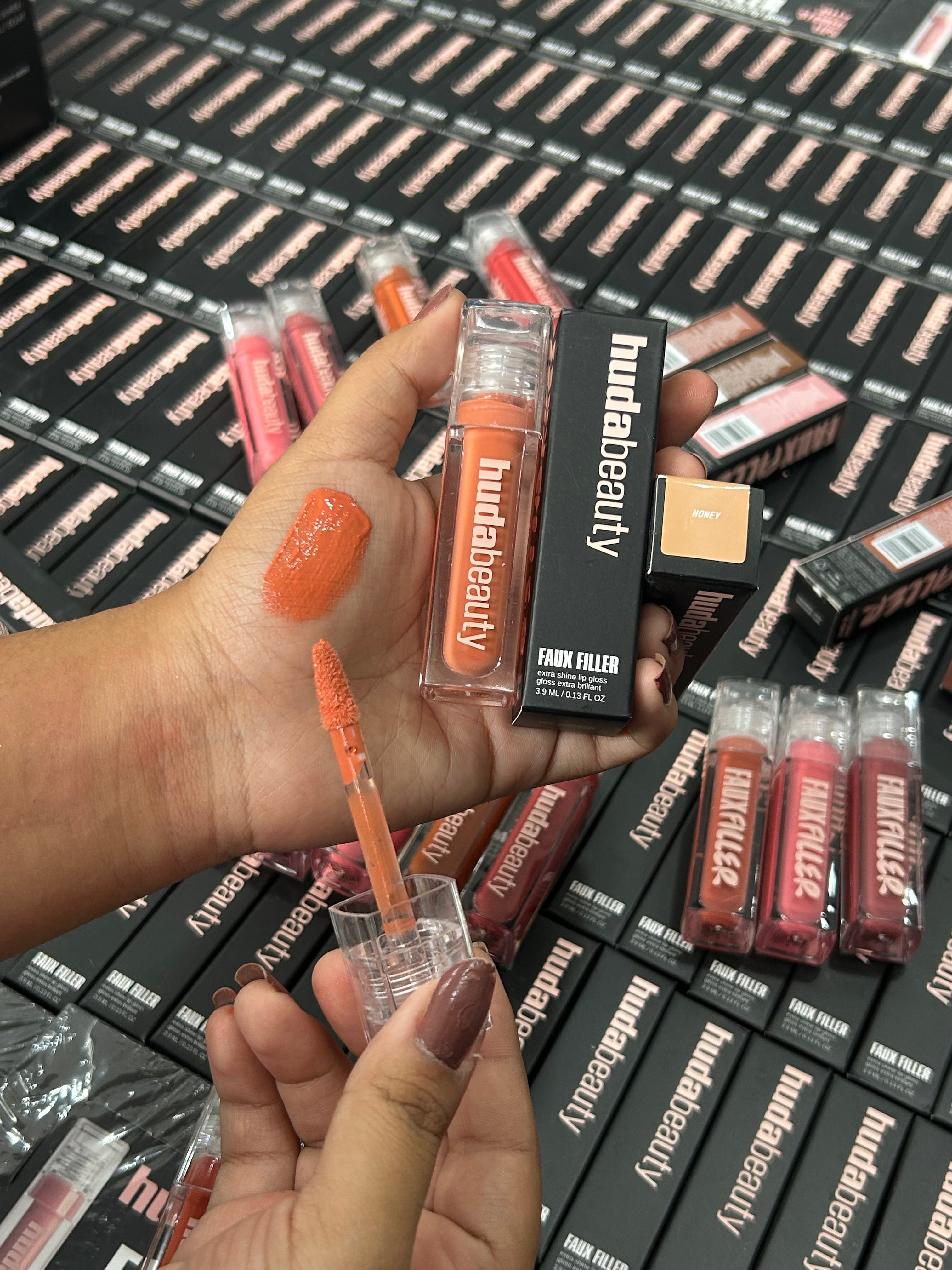 Huda Beauty Fauxfilter Extra Shine Lipgloss
