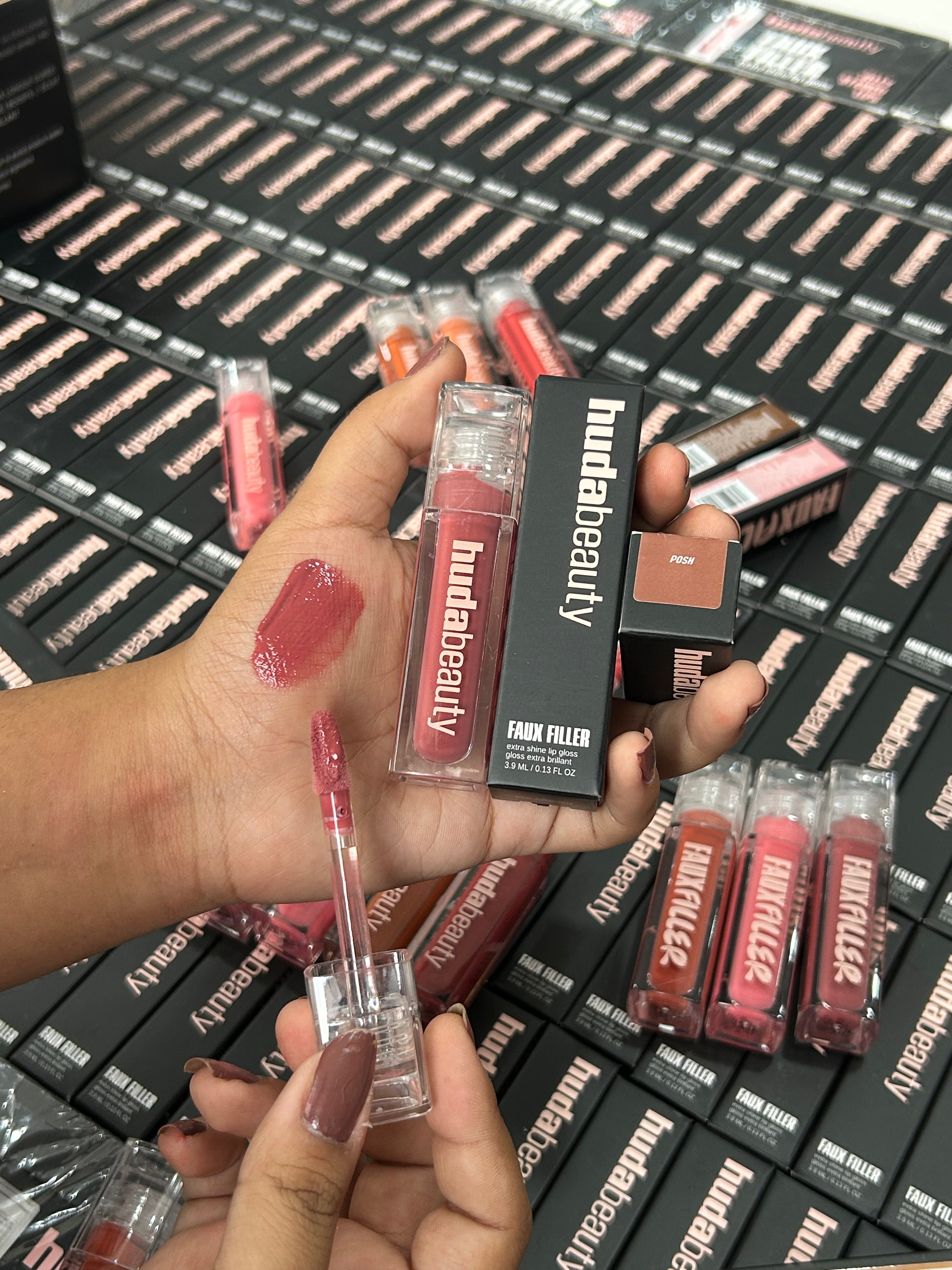 Huda Beauty Fauxfilter Extra Shine Lipgloss