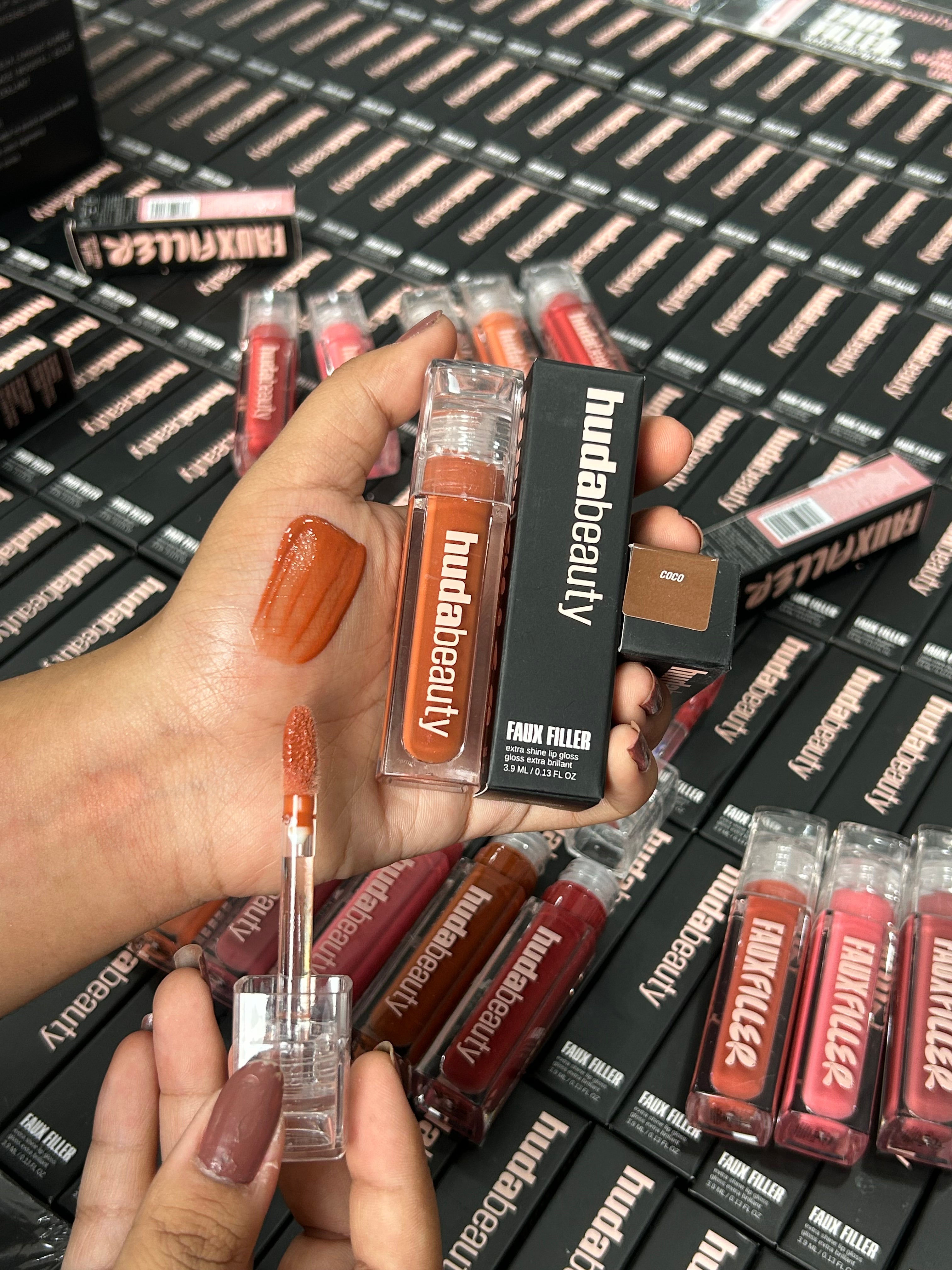Huda Beauty Fauxfilter Extra Shine Lipgloss