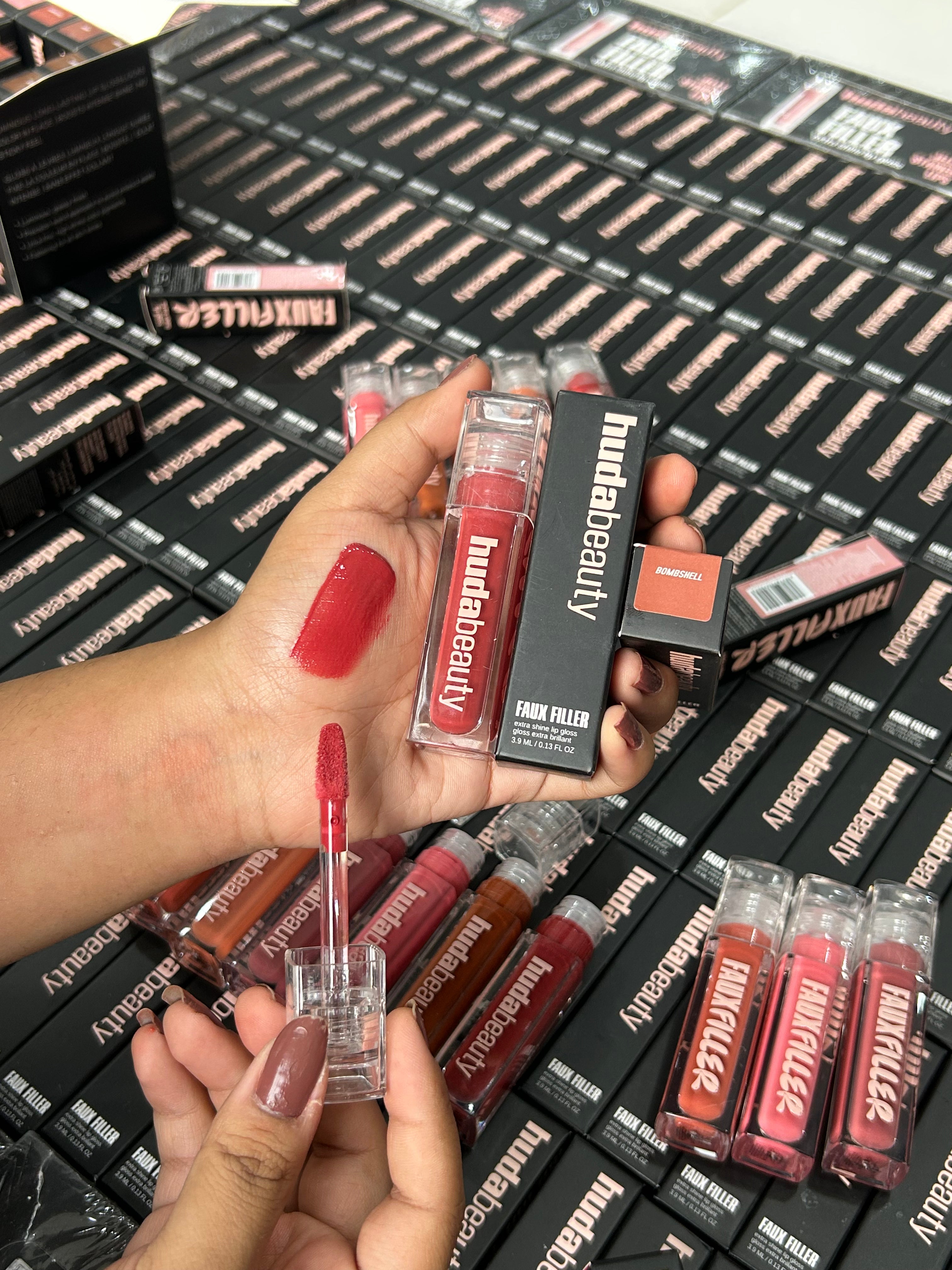Huda Beauty Fauxfilter Extra Shine Lipgloss