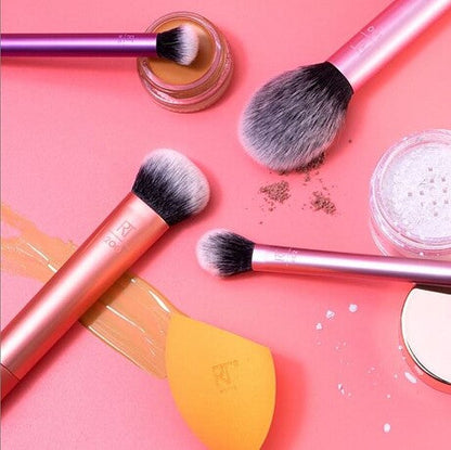 Real Techniques Everyday Essentials Brushes And Sponge Set